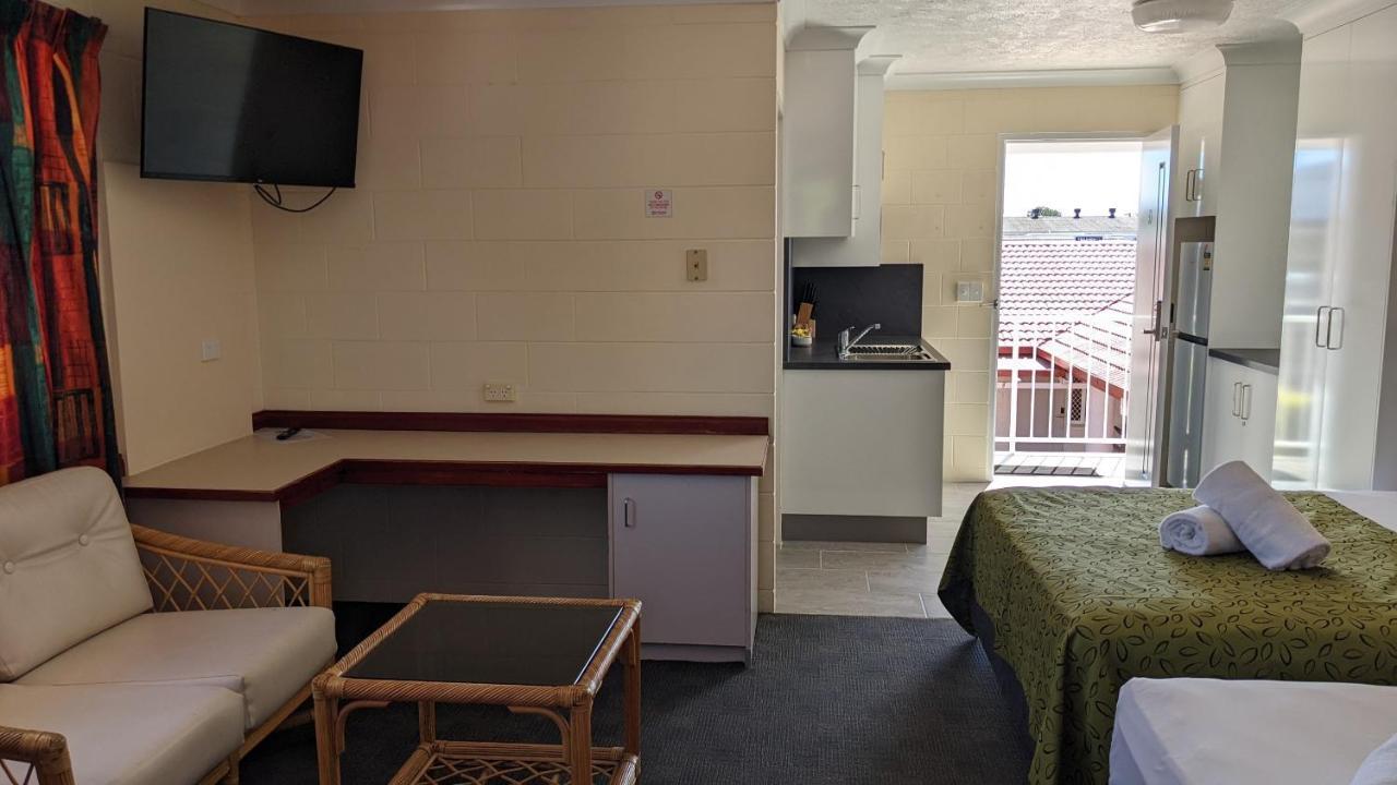טאונסביל Monte Carlo Motor Inn מראה חיצוני תמונה