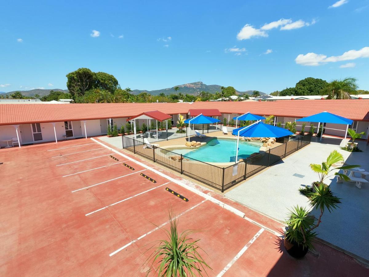 טאונסביל Monte Carlo Motor Inn מראה חיצוני תמונה