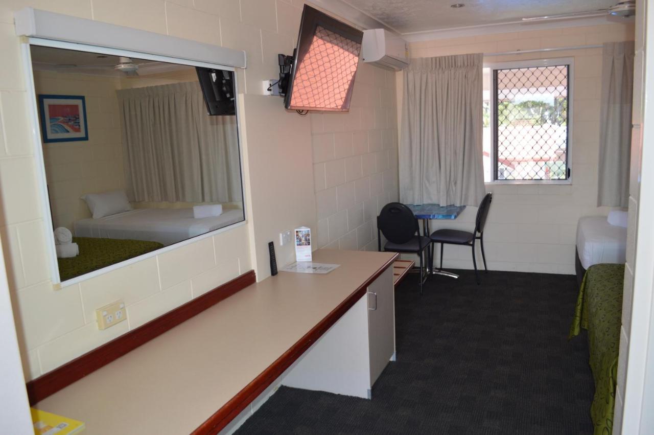 טאונסביל Monte Carlo Motor Inn מראה חיצוני תמונה