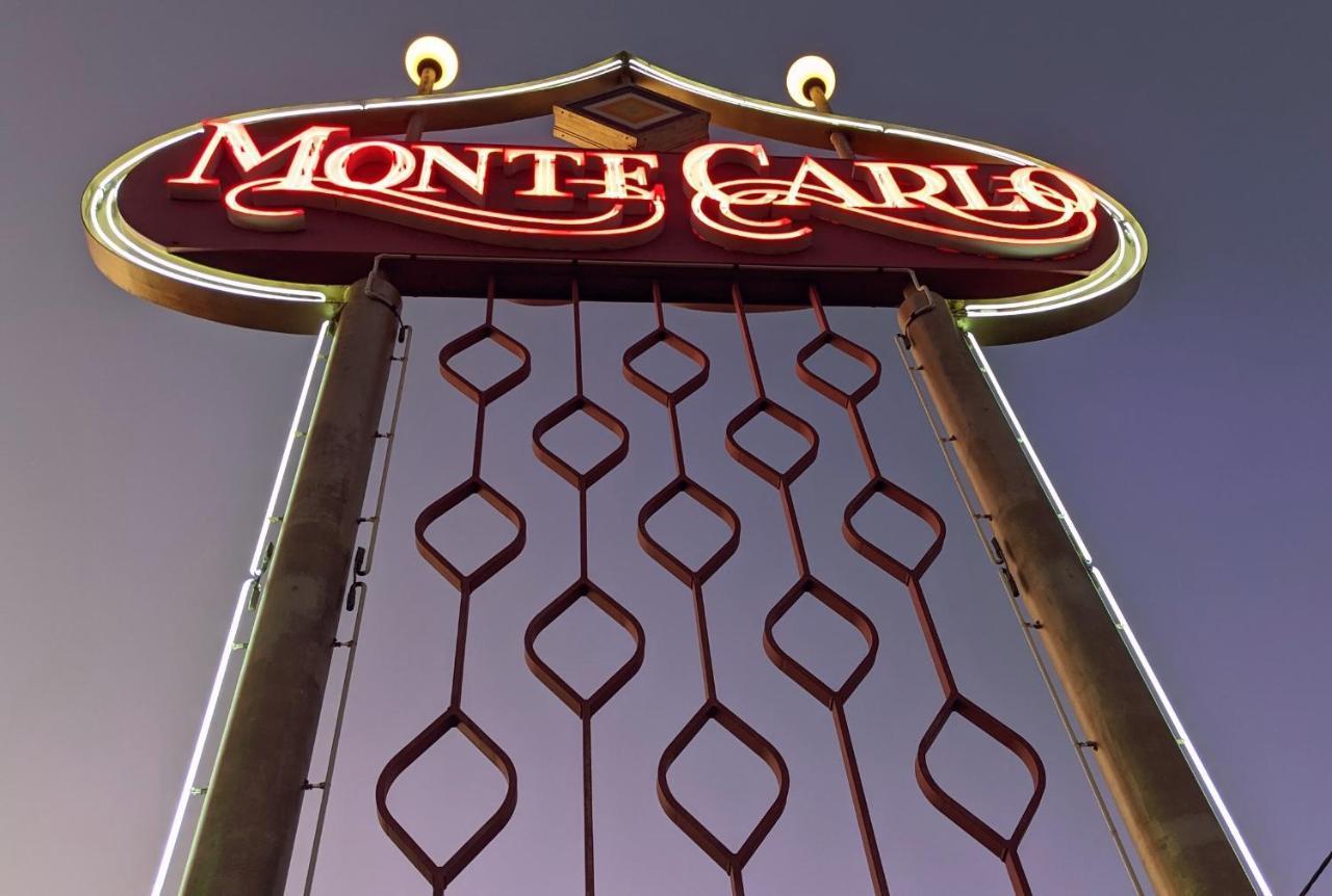 טאונסביל Monte Carlo Motor Inn מראה חיצוני תמונה