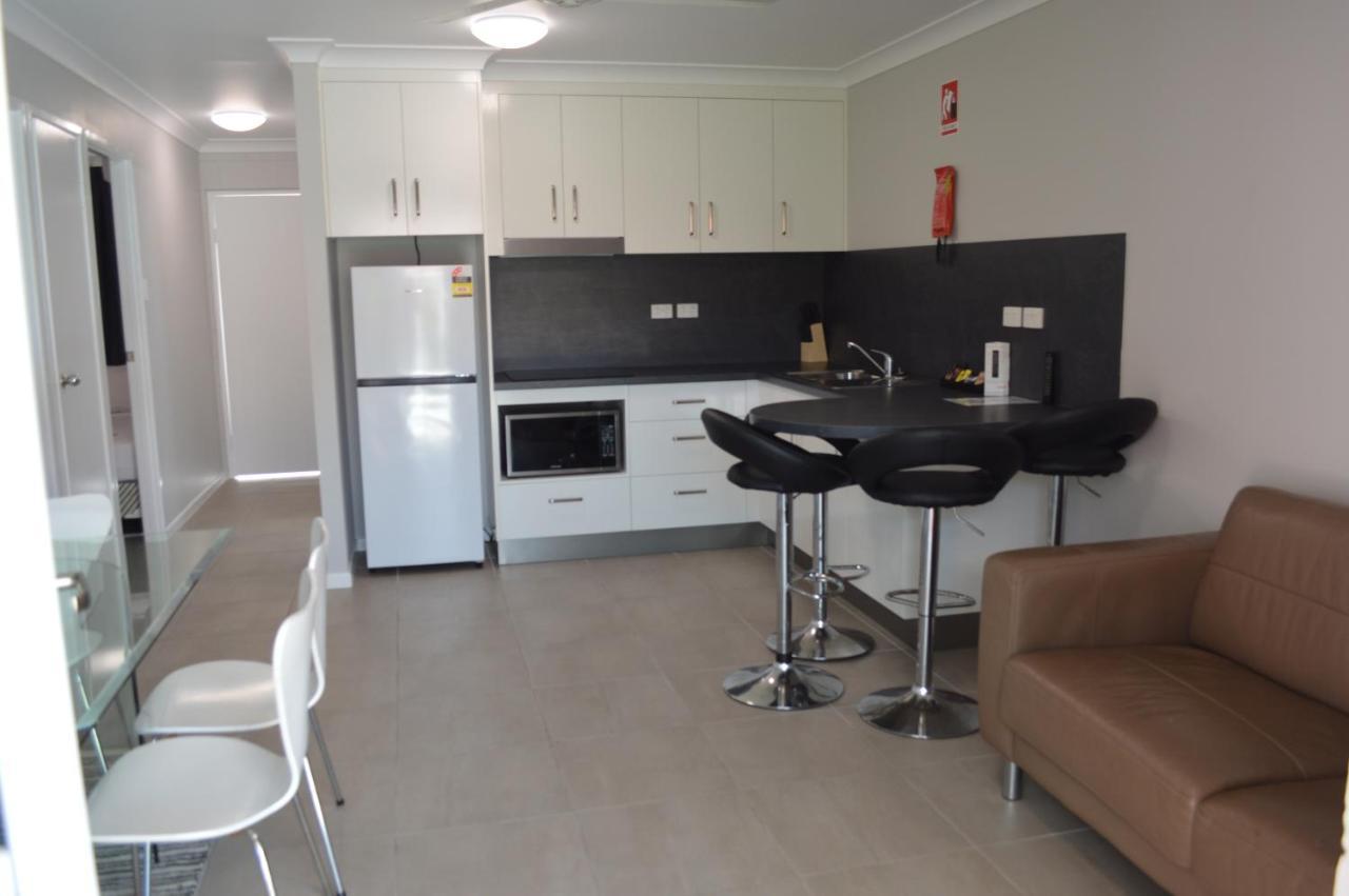 טאונסביל Monte Carlo Motor Inn מראה חיצוני תמונה