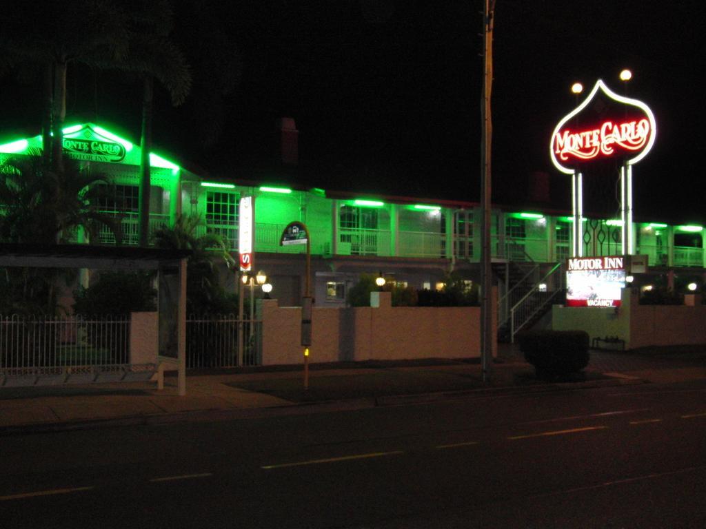 טאונסביל Monte Carlo Motor Inn מראה חיצוני תמונה