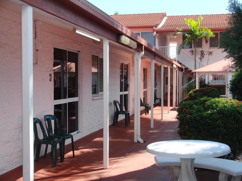 טאונסביל Monte Carlo Motor Inn מראה חיצוני תמונה