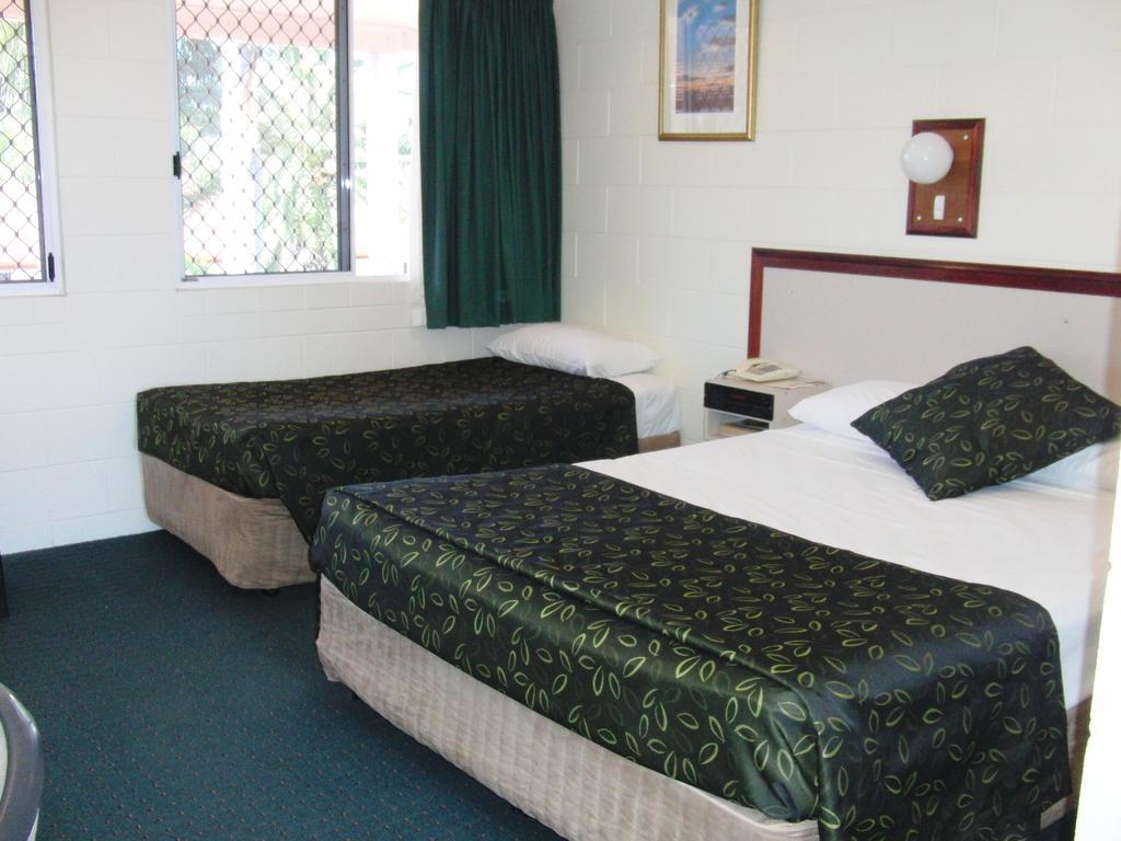 טאונסביל Monte Carlo Motor Inn חדר תמונה