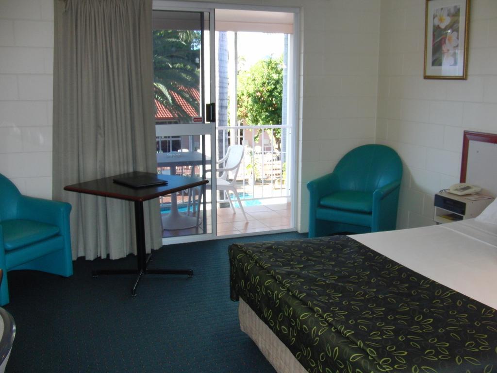 טאונסביל Monte Carlo Motor Inn חדר תמונה