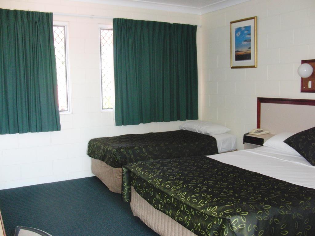טאונסביל Monte Carlo Motor Inn מראה חיצוני תמונה