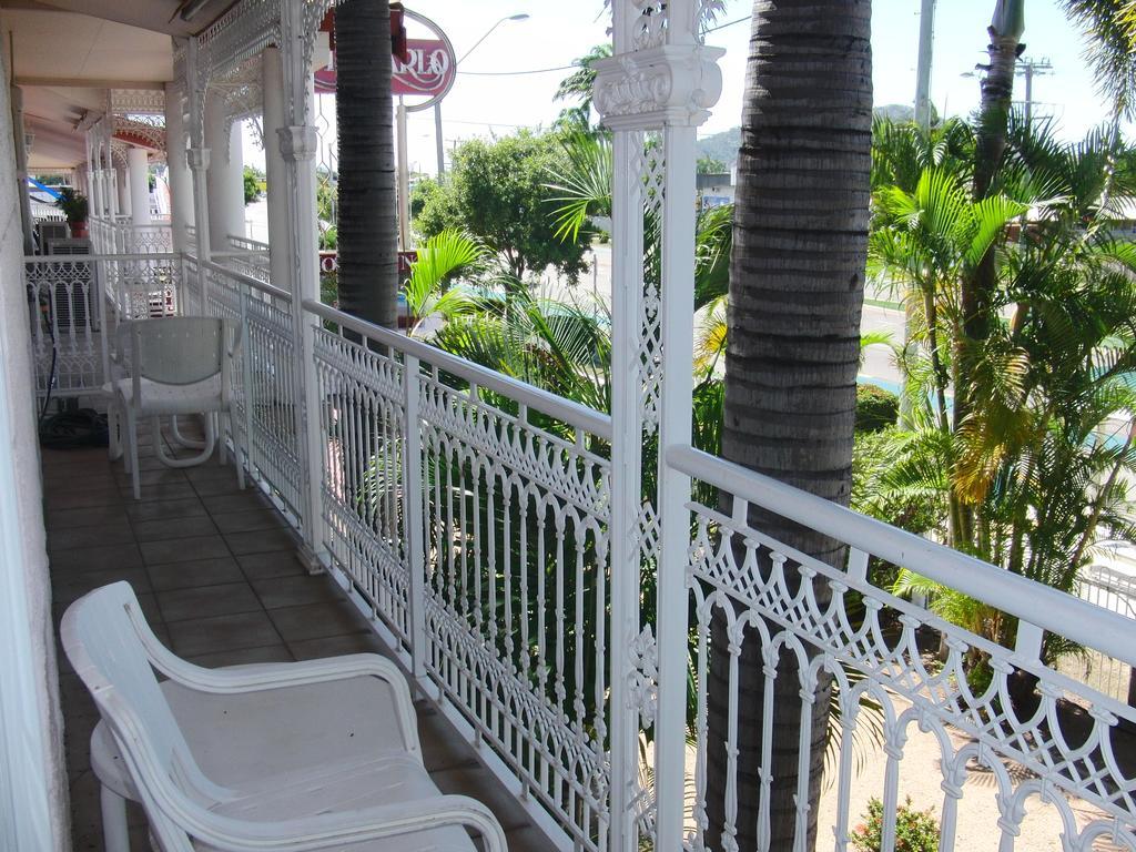 טאונסביל Monte Carlo Motor Inn מראה חיצוני תמונה